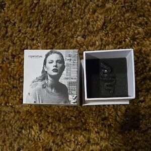 Taylor Swift Offical Reputation Ring Black